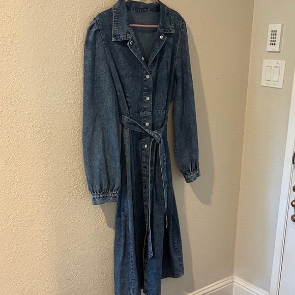 Acid Washed Denim Button-Up Midi Dress with Belt - XL - Picture 9 of 15